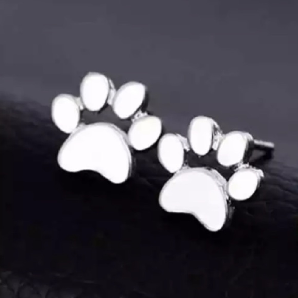 NEW!💙💎🐾PAW PRINTS! SILVERY STUDS!🐾💎💙ADORABLE - Picture 6 of 16